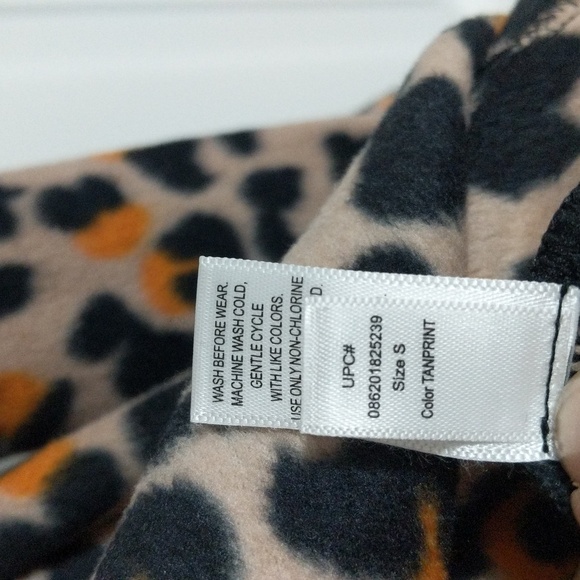 #55.Soft & Cozy Company Wrap Fleece Animal Print Cardigan with pockets.Small - Picture 8 of 11